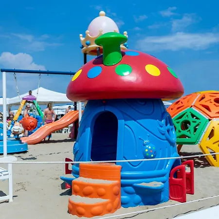 Baby Family Alda Amelia Hotel 3*