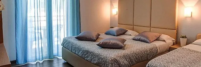 Baby Family Alda Amelia Cattolica